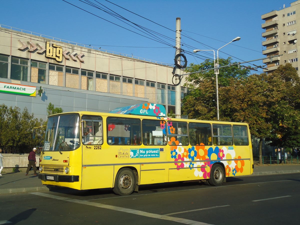(136'396) - RATP Ploiesti - Nr. 2282/PH 02 VXY - Ikarus am 5. Oktober 2011 beim Bahnhof Ploiesti S�d