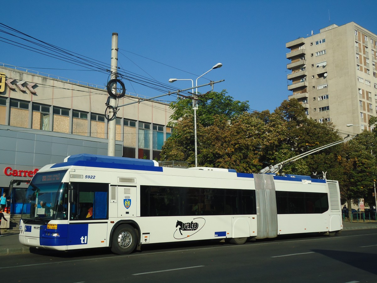 (136'416) - RATP Ploiesti - Nr. 5922/PH 927 - Neoplan Gelenkduobus (ex TL Lausanne/CH Nr. 804) am 5. Oktober 2011 beim Bahnhof Ploiesti S�d