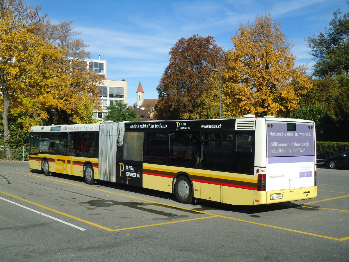 (136'663) - STI Thun - Nr. 90/BE 572'090 - MAN am 29. Oktober 2011 bei der Schiffl�ndte Thun