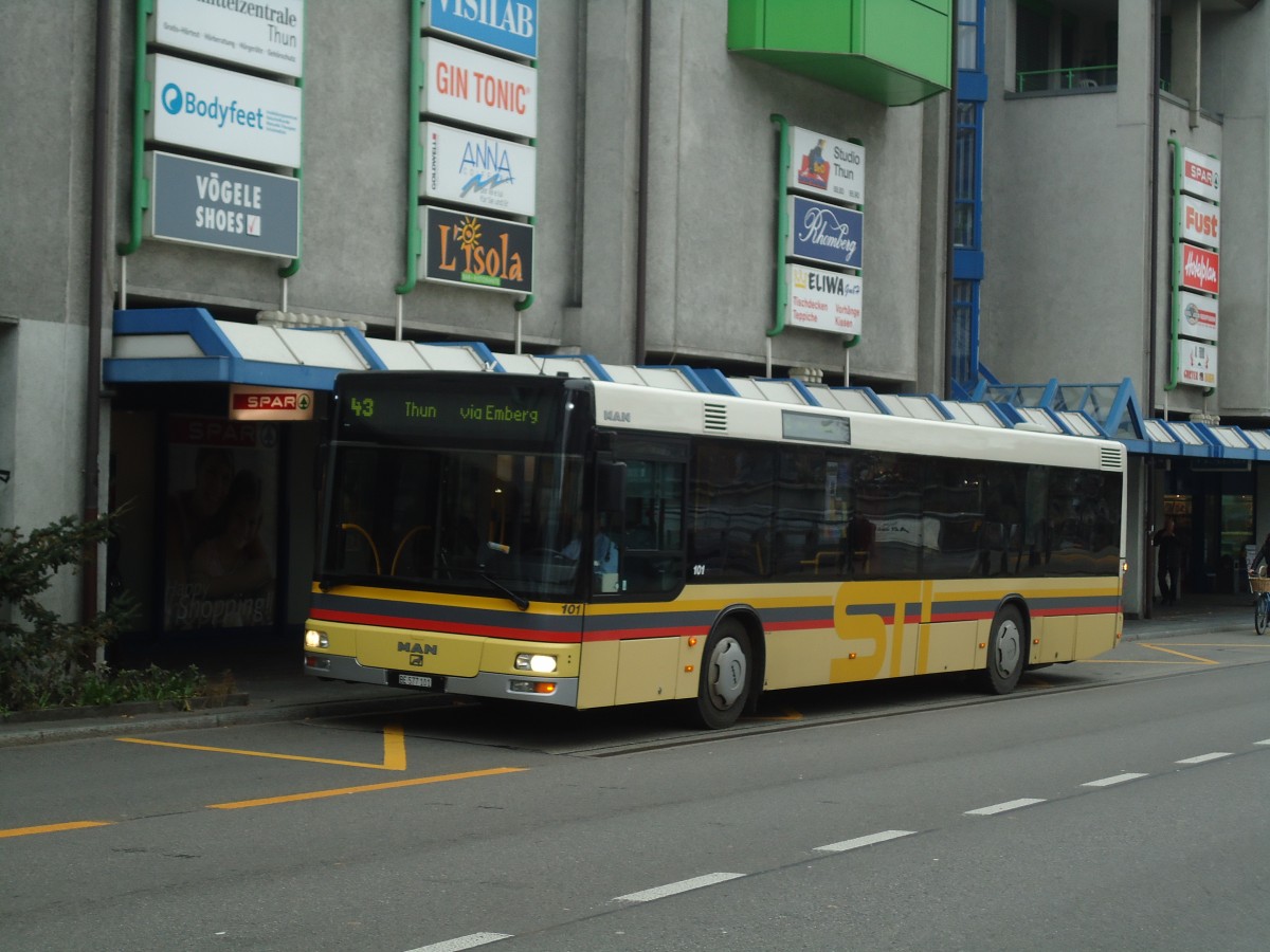 (136'730) - STI Thun - Nr. 101/BE 577'101 - MAN am 11. November 2011 in Thun, Postbr�cke