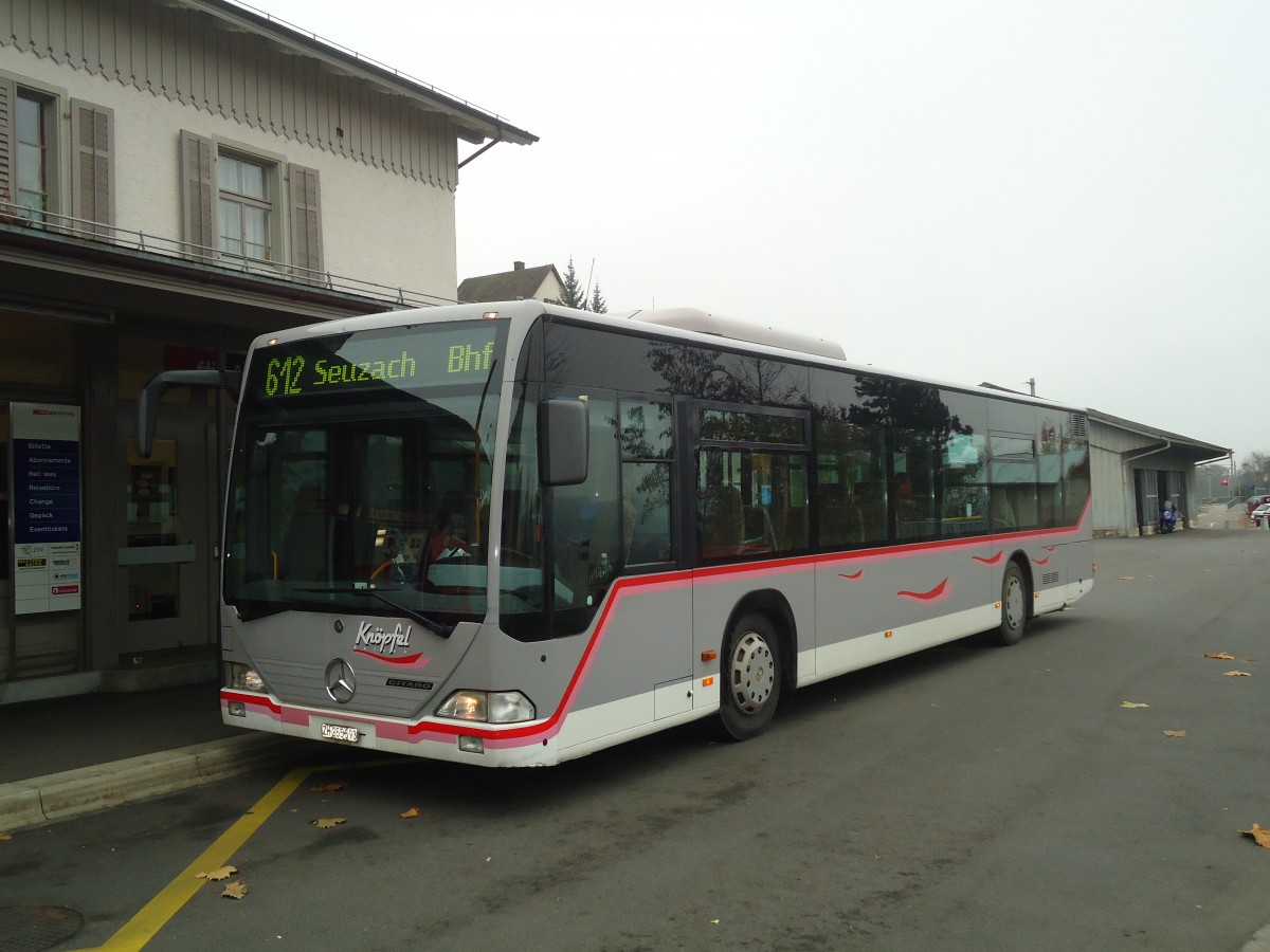 (136'990) - Kn�pfel, Dinhard - Nr. 179/ZH 255'593 - Mercedes am 24. November 2011 beim Bahnhof Andelfingen