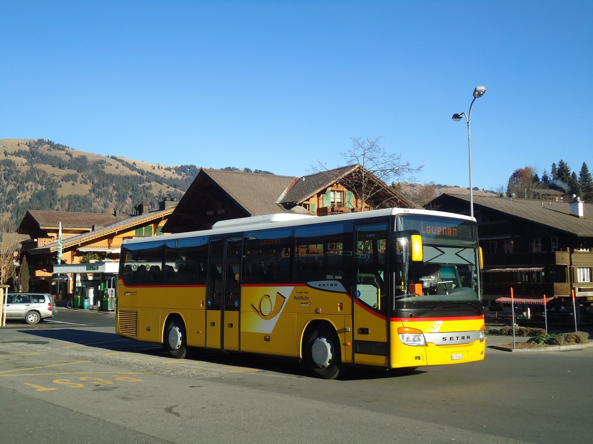 (136'997) - K�bli, Gstaad - BE 330'862 - Setra am 25. November 2011 beim Bahnhof Gstaad