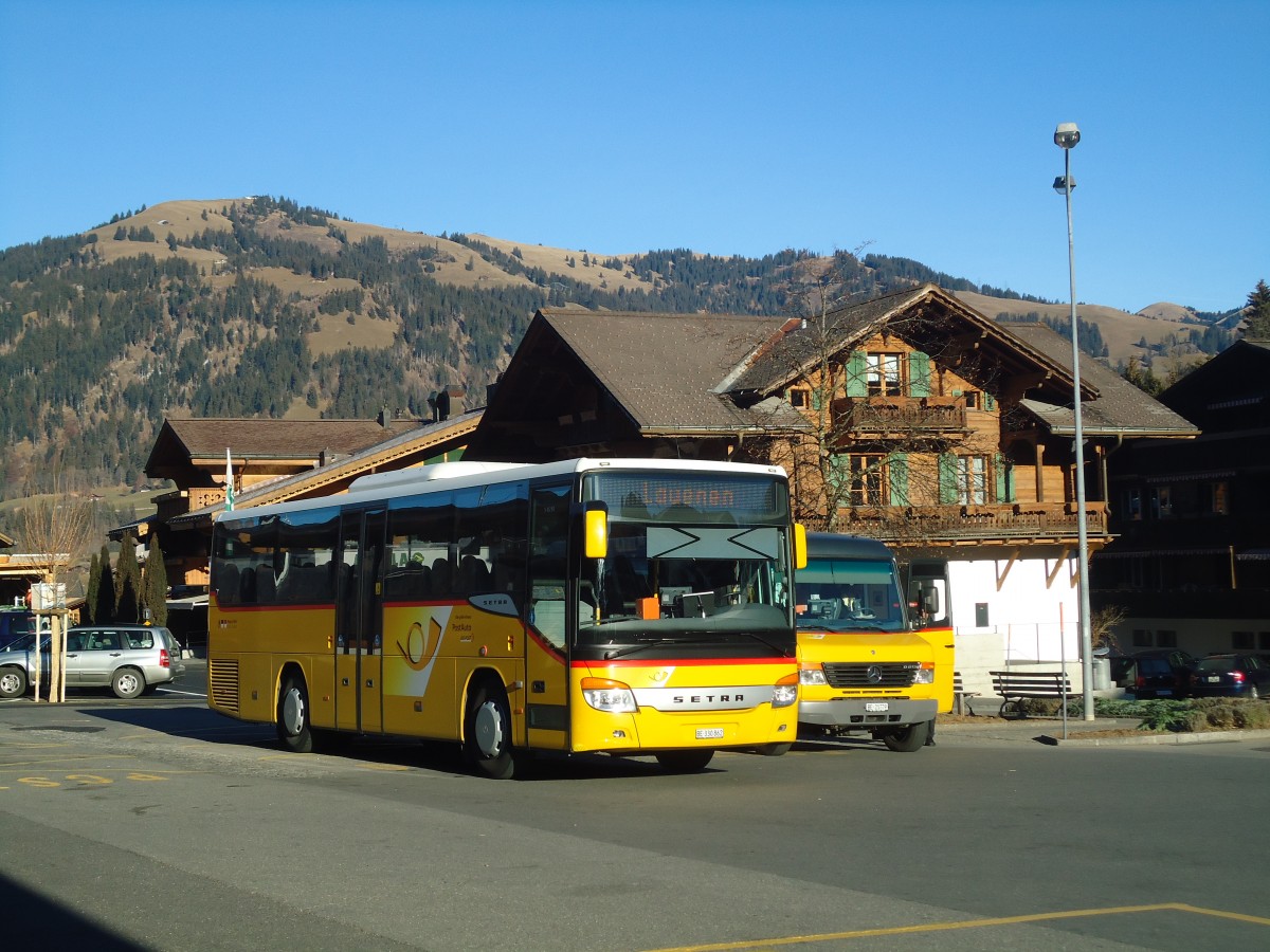 (136'998) - K�bli, Gstaad - BE 330'862 - Setra am 25. November 2011 beim Bahnhof Gstaad