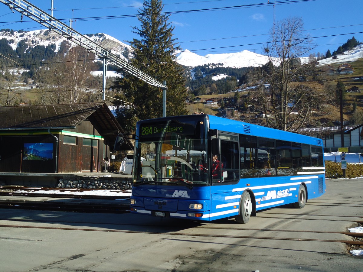(137'140) - AFA Adelboden - Nr. 55/BE 611'055 - MAN/G�ppel am 11. Dezember 2011 beim Bahnhof Lenk
