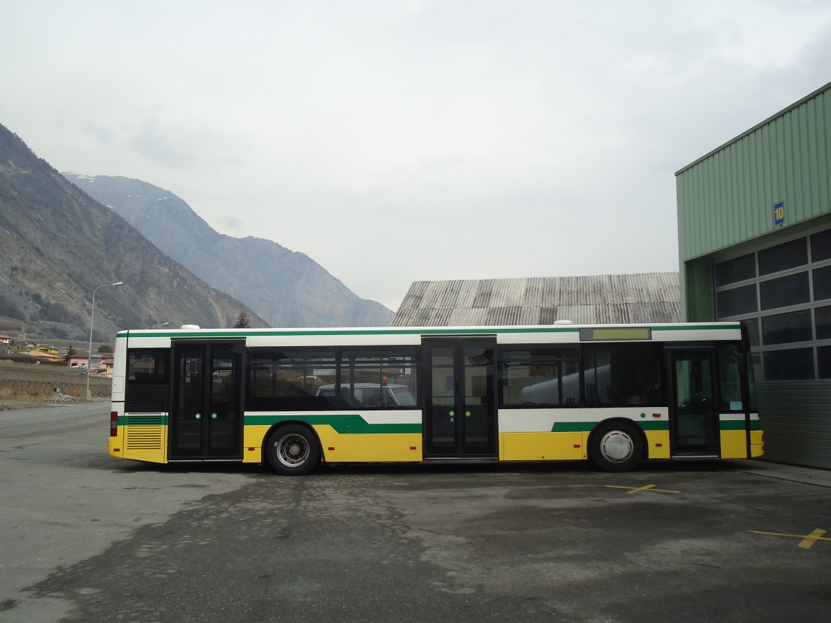 (137'763) - Buchard, Leytron - Nr. 98/VS 299'140 - MAN (ex TN Neuch�tel Nr. 222) am 19. Februar 2012 in Leytron, Garage