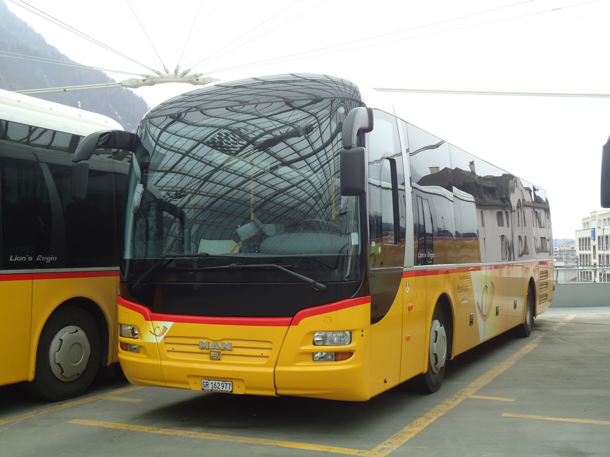 (137'854) - PostAuto Graub�nden - GR 162'977 - MAN am 5. M�rz 2012 in Chur, Postautostation