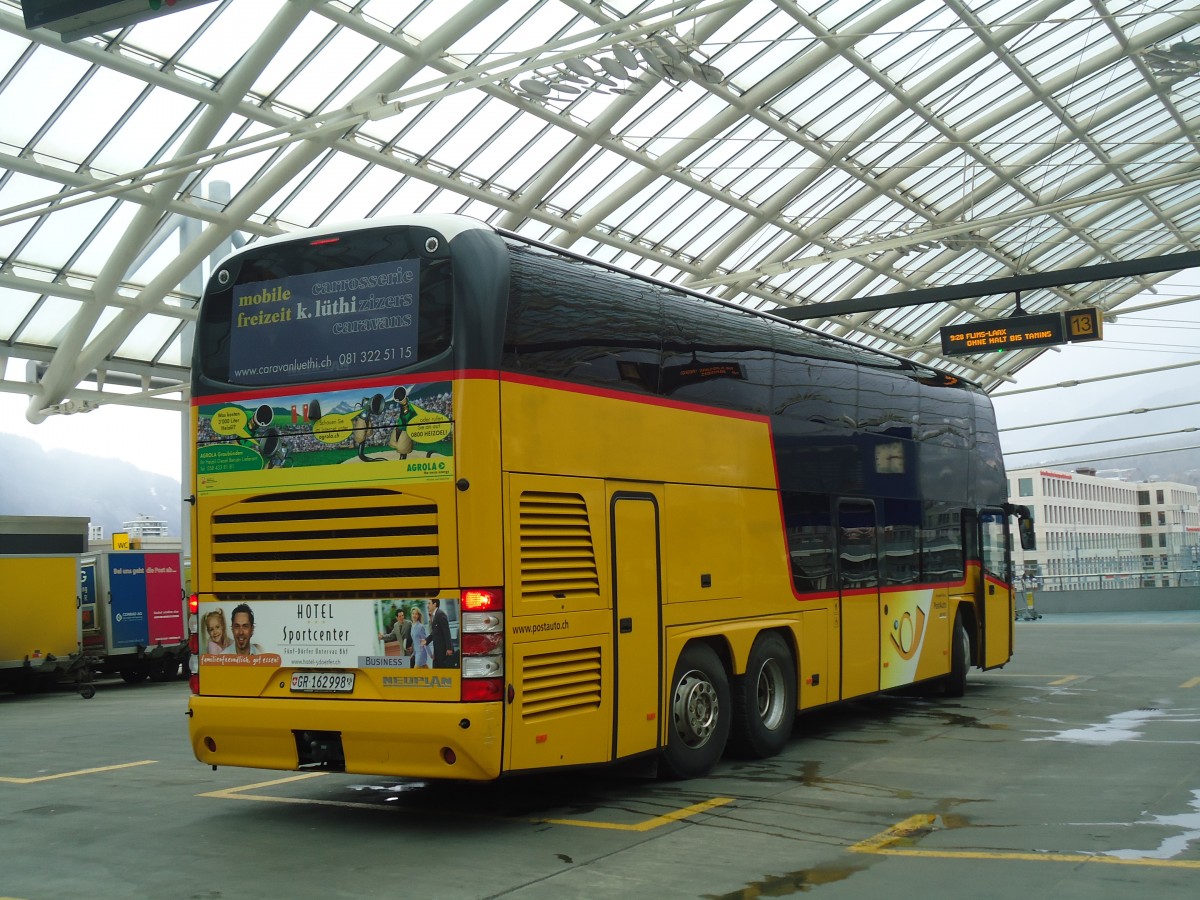 (137'855) - PostAuto Graub�nden - GR 162'998 - Neoplan am 5. M�rz 2012 in Chur, Postautostation