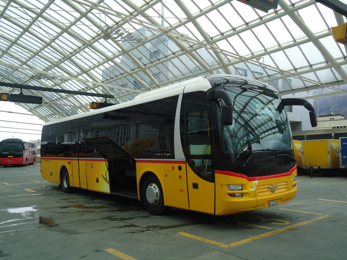 (137'858) - PostAuto Graub�nden - GR 162'989 - MAN am 5. M�rz 2012 in Chur, Postautostation