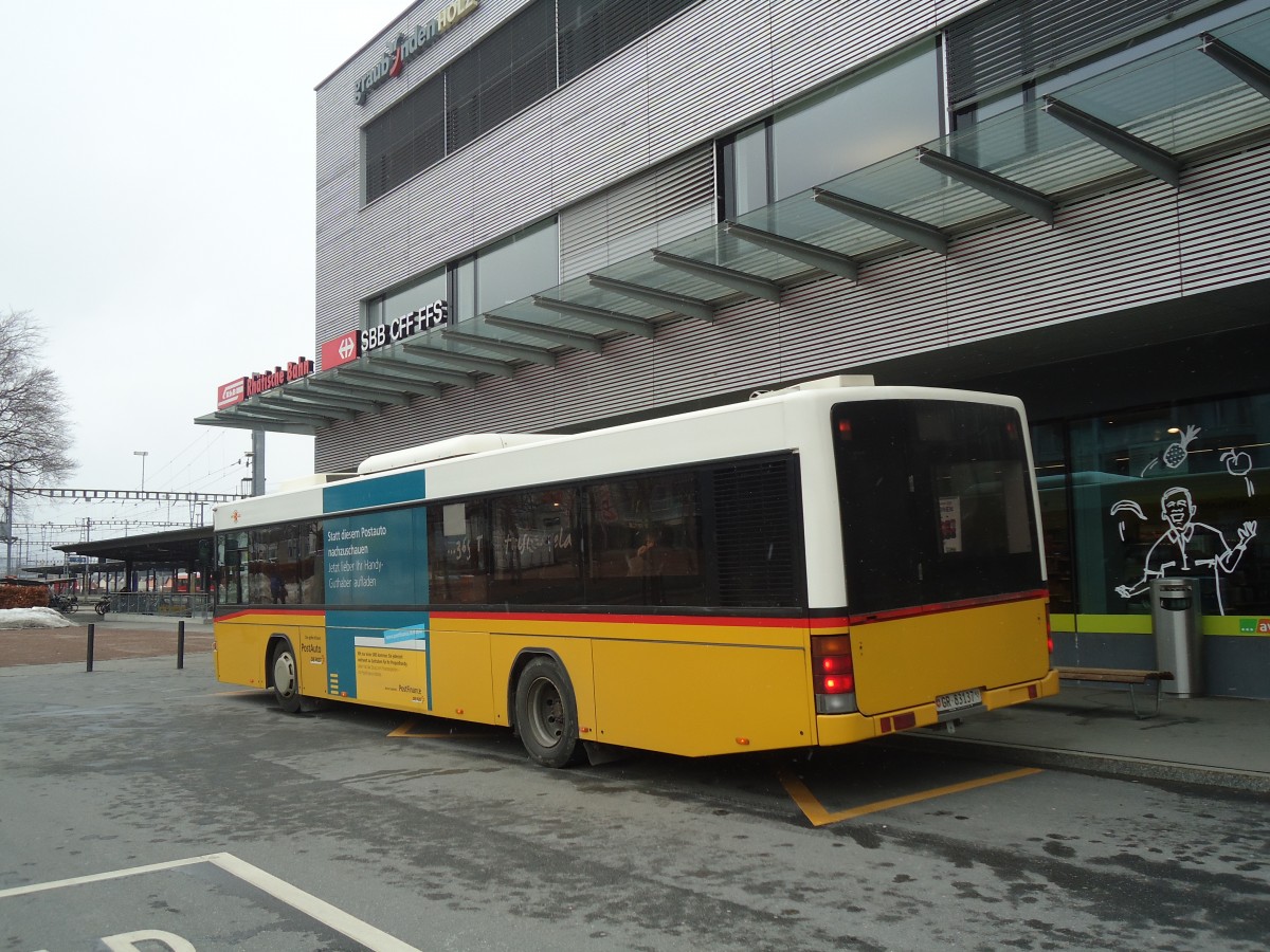 (137'929) - D�nser, Trimmis - GR 83'137 - Volvo/Hess (ex PostAuto Graub�nden; ex P 25'676) am 5. M�rz 2012 beim Bahnhof Landquart