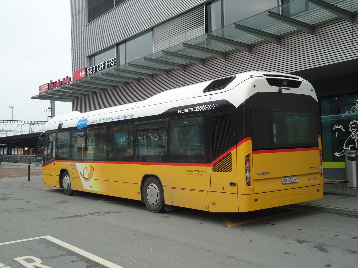 (137'936) - Luk, Gr�sch - GR 155'146 - Volvo am 5. M�rz 2012 beim Bahnhof Landquart