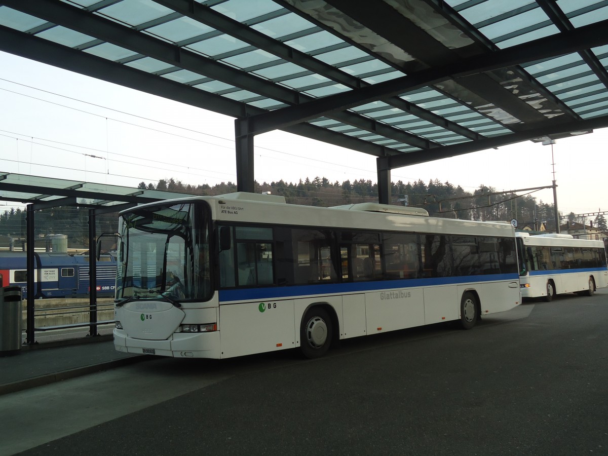(138'146) - ATE Bus, Effretikon - Nr. 46/ZH 392'631 - Scania/Hess (ex Nr. 48) am 7. M�rz 2012 beim Bahnhof Effretikon