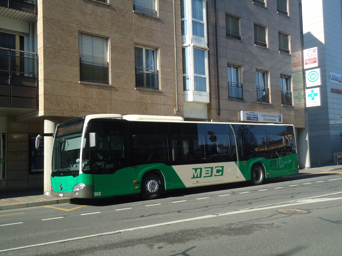 (138'173) - MBC Morges - Nr. 302/VD 196'152 - Mercedes am 9. M�rz 2012 beim Bahnhof Morges