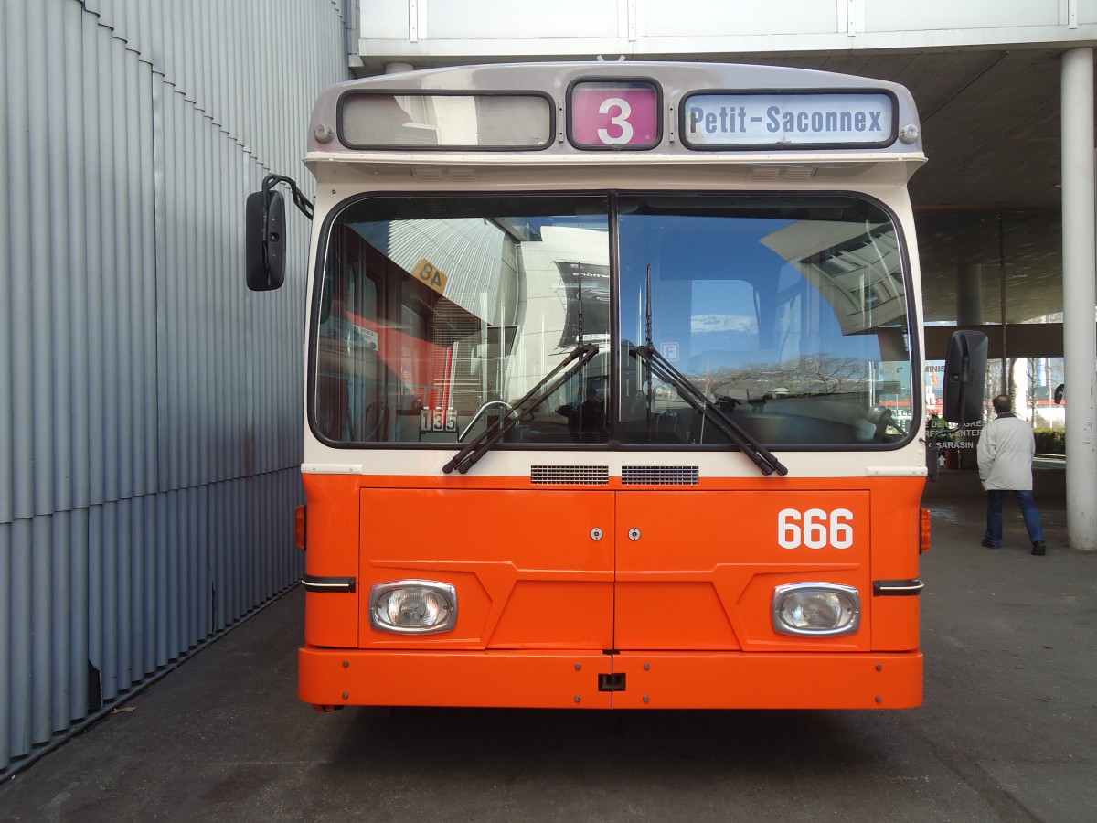 (138'194) - TPG Gen�ve - Nr. 666 - Saurer/Hess Gelenktrolleybus am 9. M�rz 2012 in Gen�ve, Palexpo