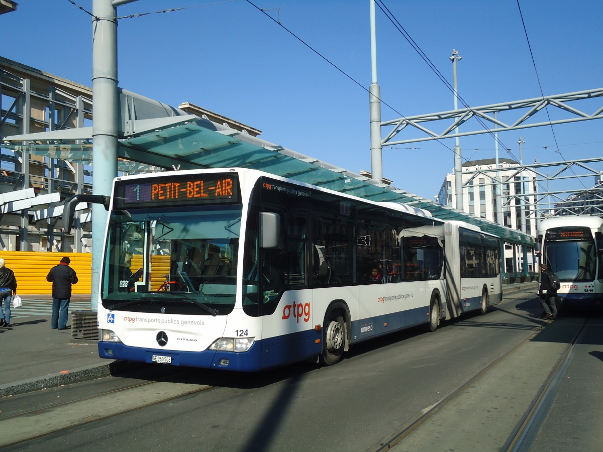 (138'263) - TPG Gen�ve - Nr. 124/GE 960'508 - Mercedes am 9. M�rz 2012 beim Bahnhof Gen�ve