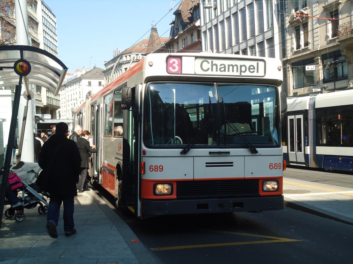 (138'283) - TPG Gen�ve - Nr. 689 - NAW/Hess Gelenktrolleybus am 9. M�rz 2012 in Gen�ve, Coutance