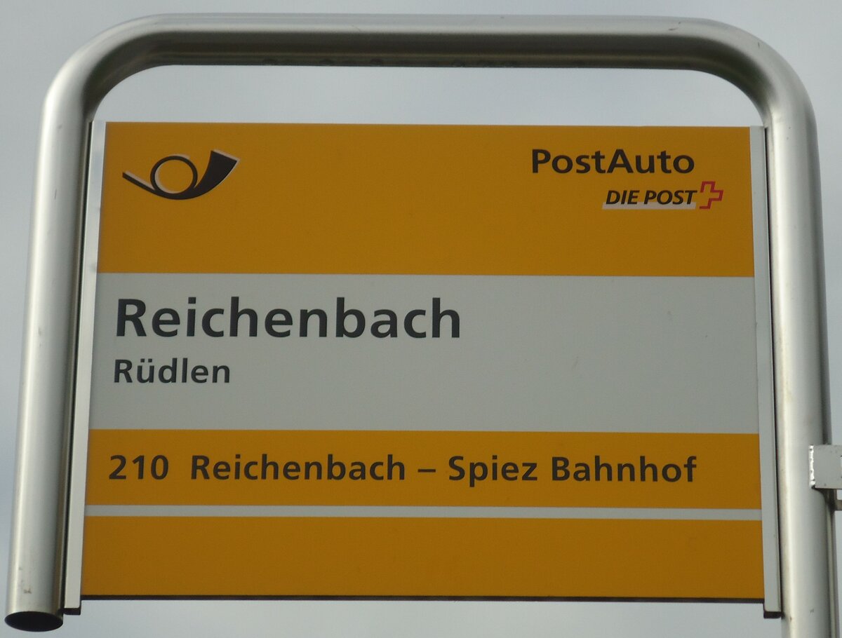 (138'435) - PostAuto-Haltestellenschild - Reichenbach, R�dlen - am 6. April 2012