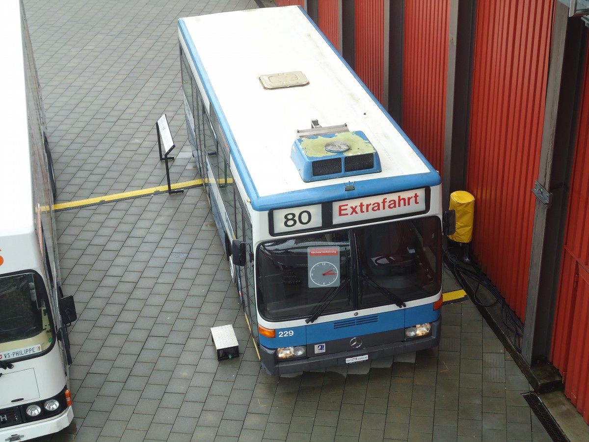 (138'490) - VBZ Z�rich - Nr. 229 - Mercedes am 11. April 2012 in Luzern, Verkehrshaus