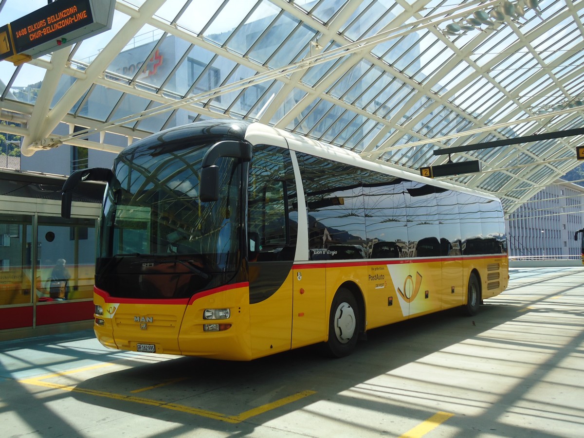 (138'898) - PostAuto Graub�nden - GR 162'995 - MAN am 17. Mai 2012 in Chur, Postautostation