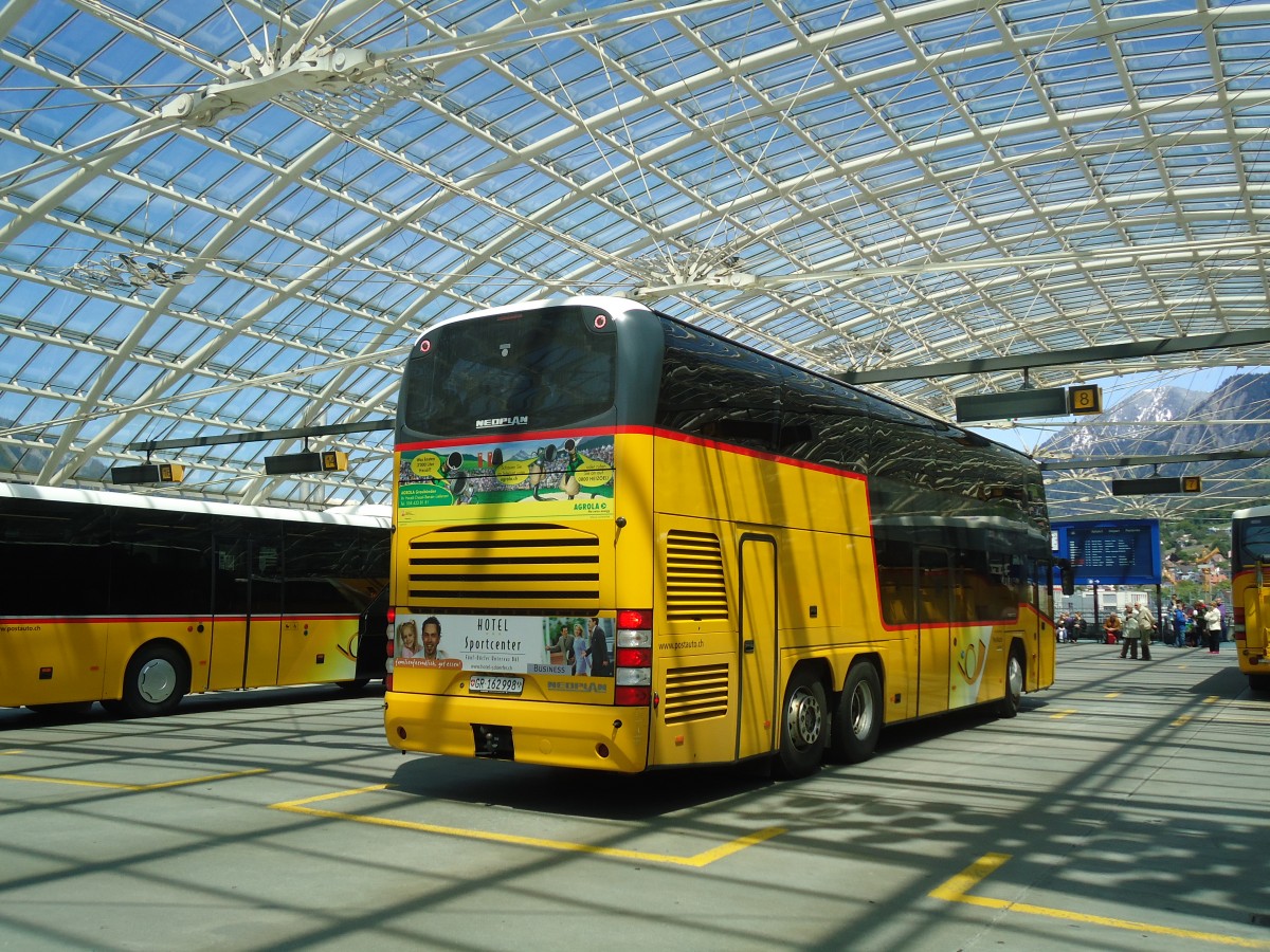 (138'910) - PostAuto Graub�nden - GR 162'998 - Neoplan am 17. M�rz 2012 in Chur, Postautostation