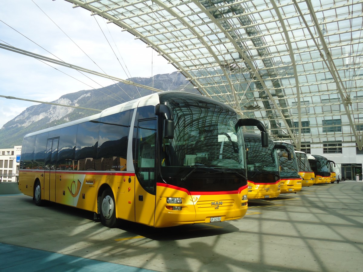(138'995) - PostAuto Graub�nden - GR 162'982 - MAN am 20. Mai 2012 in Chur, Postautostation