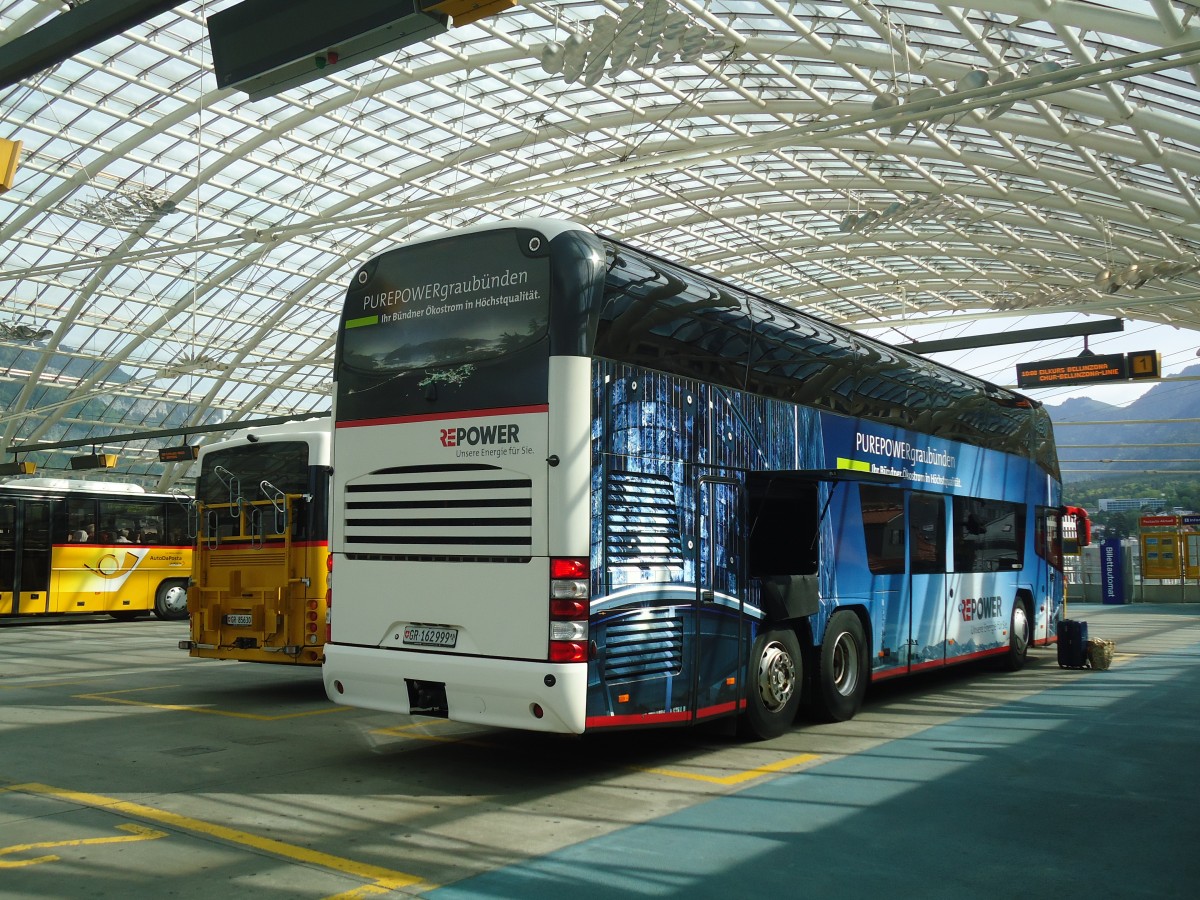 (138'996) - PostAuto Graub�nden - GR 162'999 - Neoplan am 20. Mai 2012 in Chur, Postautostation