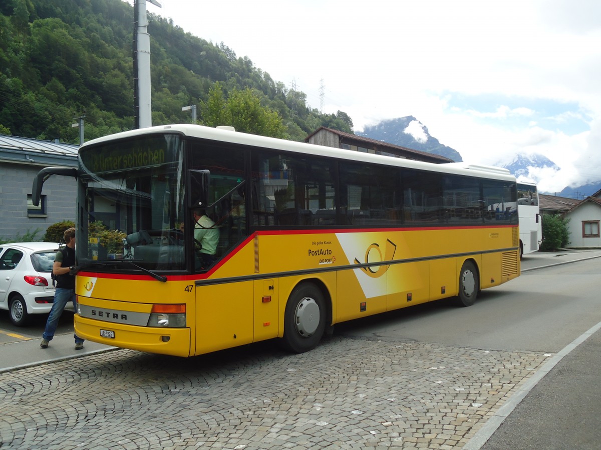 (139'426) - AAGU Altdorf - Nr. 47/UR 9226 - Setra am 11. Juni 2012 beim Bahnhof Fl�elen