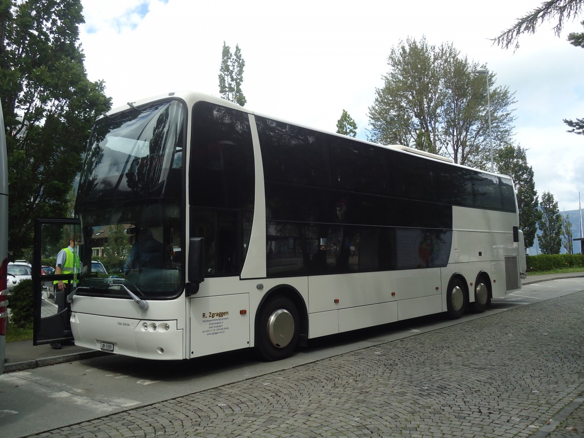 (139'436) - Zgraggen, Schattdorf - UR 9399 - Bova am 11. Juni 2012 beim Bahnhof Fl�elen