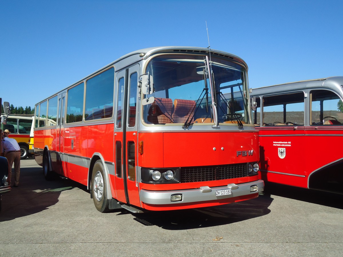 (139'492) - FBW-Club, M�nnedorf - ZH 123'180 - FBW/R&J (ex Tiemann, Oetwil Nr. 19; ex W�est, Brittnau; ex Wespe, Altst�tten; ex AFA Adelboden Nr. 19) am 16. Juni 2012 in Hinwil, AMP