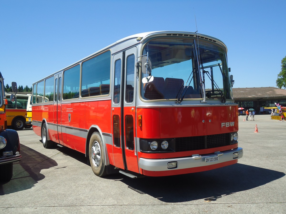(139'695) - FBW-Club, M�nnedorf - ZH 123'180 - FBW/R&J (ex Tiemann, Oetwil Nr. 19; ex W�est, Brittnau; ex Wespe, Altst�tten; ex AFA Adelboden Nr. 19) am 16. Juni 2012 in Hinwil, AMP