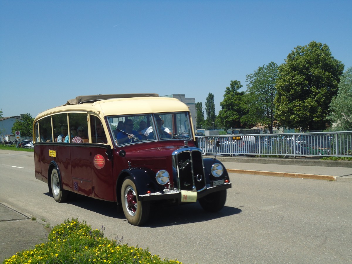 (139'708) - Sturzenegger, Bergdietikon - ZH 132'121 - Saurer/Saurer (ex Mazzoleni, Chur; ex Societ� Rabadan, Bellinzona; ex Faggio, Bellinzona) am 16. Juni 2012 in Hinwil, AMP