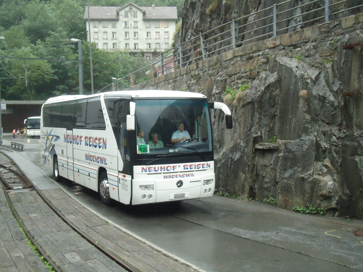 (140'386) - K�lin, W�denswil - ZH 618'202 - Mercedes am 1. Juli 2012 beim Bahnhof G�schenen