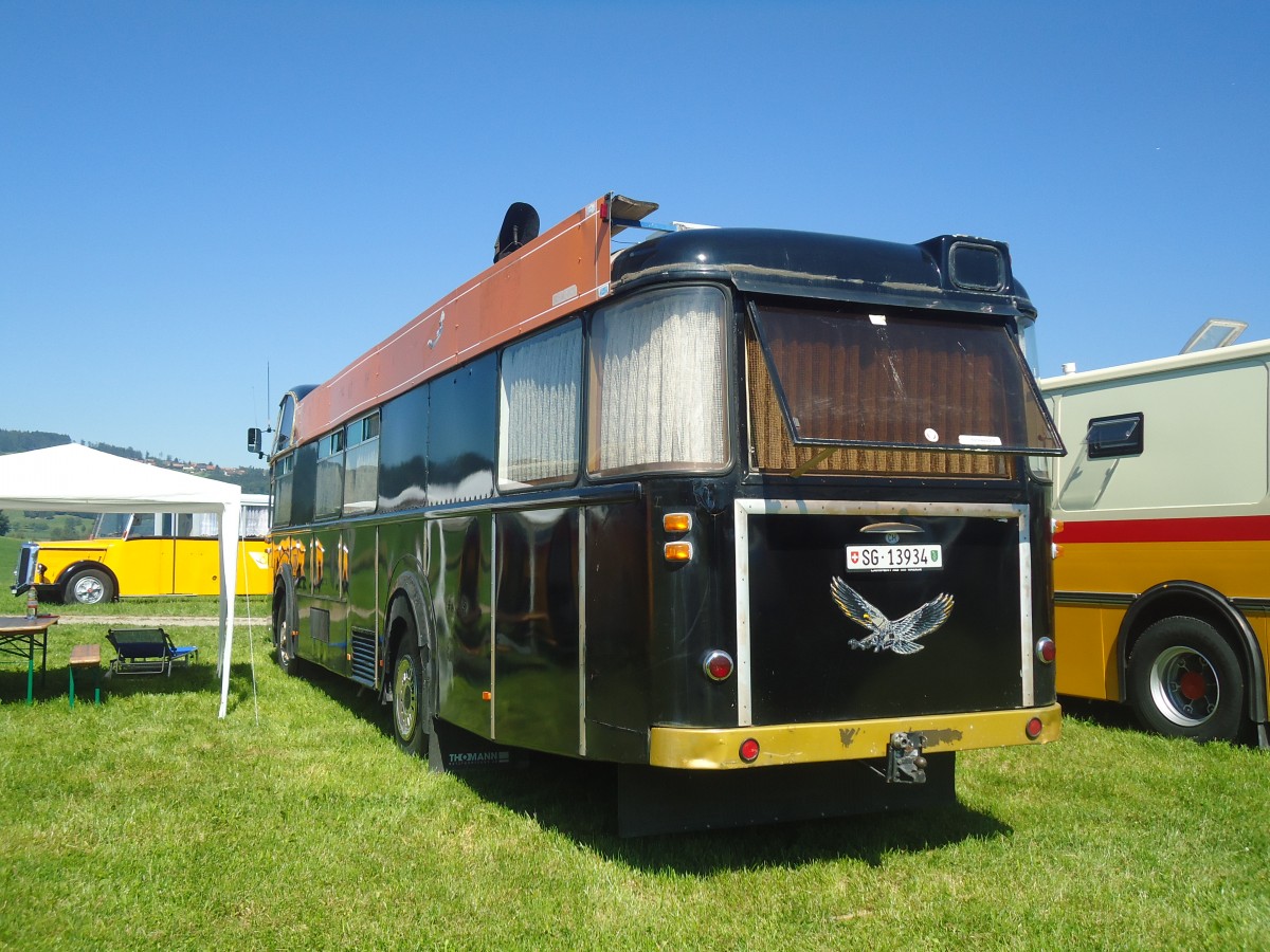 (141'211) - Schneider, Schmerikon - SG 13'934 - FBW/T�scher Hochlenker (ex Basler, Hofstetten; ex VBZ Z�rich Nr. 244) am 18. August 2012 in Affeltrangen, Kreuzegg