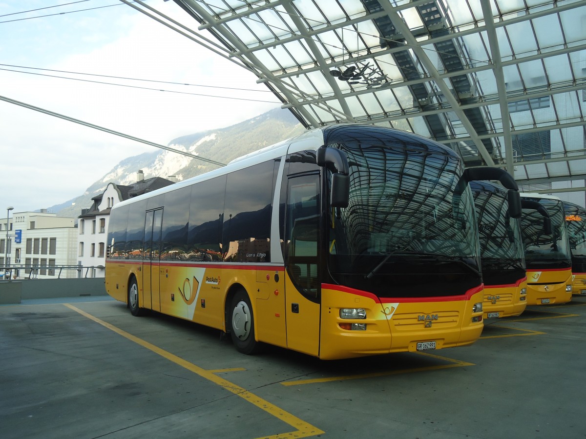 (141'575) - PostAuto Graub�nden - GR 162'991 - MAN am 15. September 2012 in Chur, Postautostation