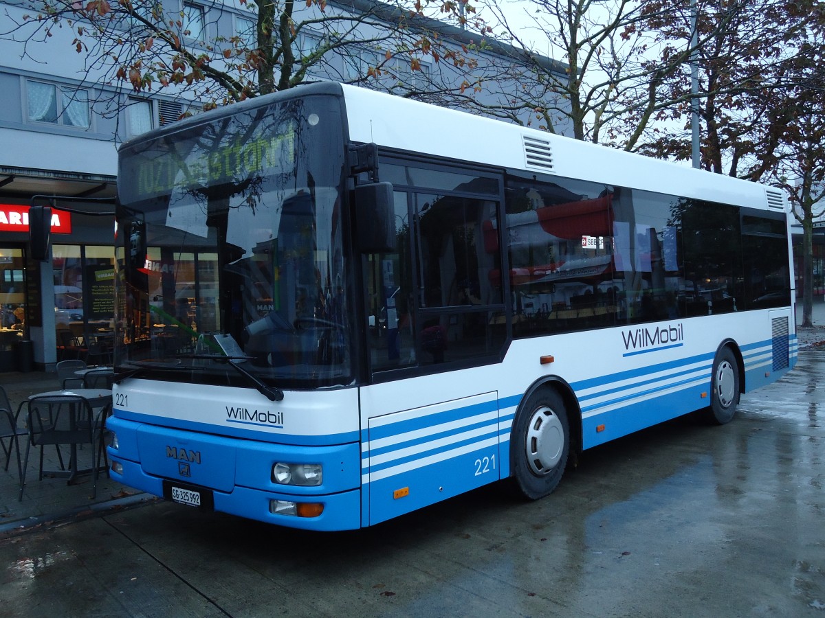 (142'092) - WilMobil, Wil - Nr. 221/SG 325'992 - MAN/G�ppel (ex Wick, Wil Nr. 1) am 24. Oktober 2012 beim Bahnhof Wil
