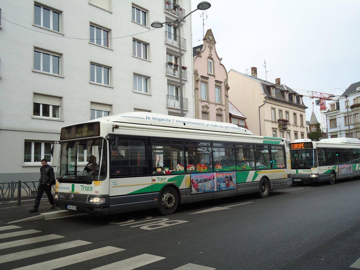 (142'348) - TRACE Colmar - Nr. 152/2464 XH 68 - Renault am 8. Dezember 2012 in Colmar, Th��tre