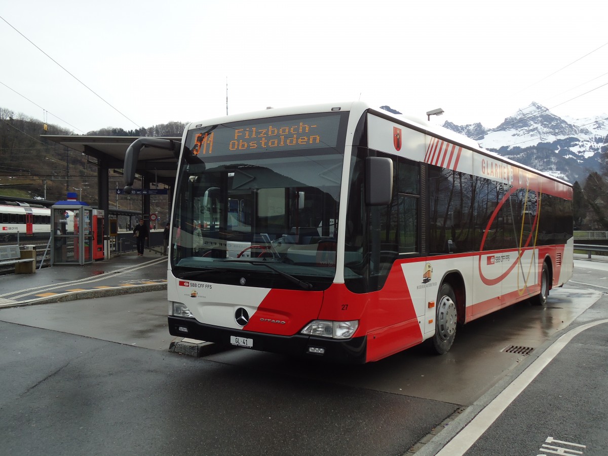(142'615) - Niederer, Filzbach - Nr. 27/GL 41 - Mercedes am 23. Dezember 2012 beim Bahnhof Ziegelbr�cke