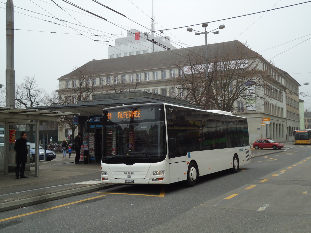 (142'791) - Funi-Car, Biel - Nr. 4/BE 107'904 - MAN/G�ppel am 29. Dezember 2012 beim Bahnhof Biel