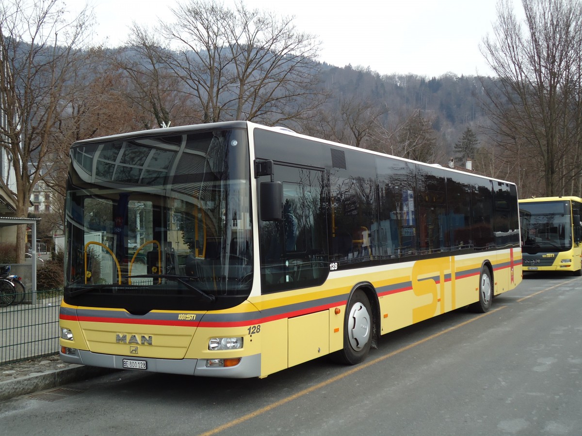 (143'022) - STI Thun - Nr. 128/BE 800'128 - MAN am 17. Januar 2013 bei der Schiffl�ndte Thun