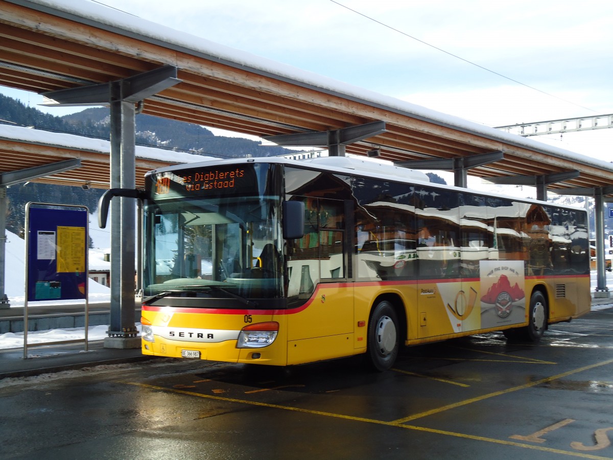 (143'071) - K�bli, Gstaad - Nr. 5/BE 366'987 - Setra am 20. Januar 2013 beim Bahnhof Gstaad