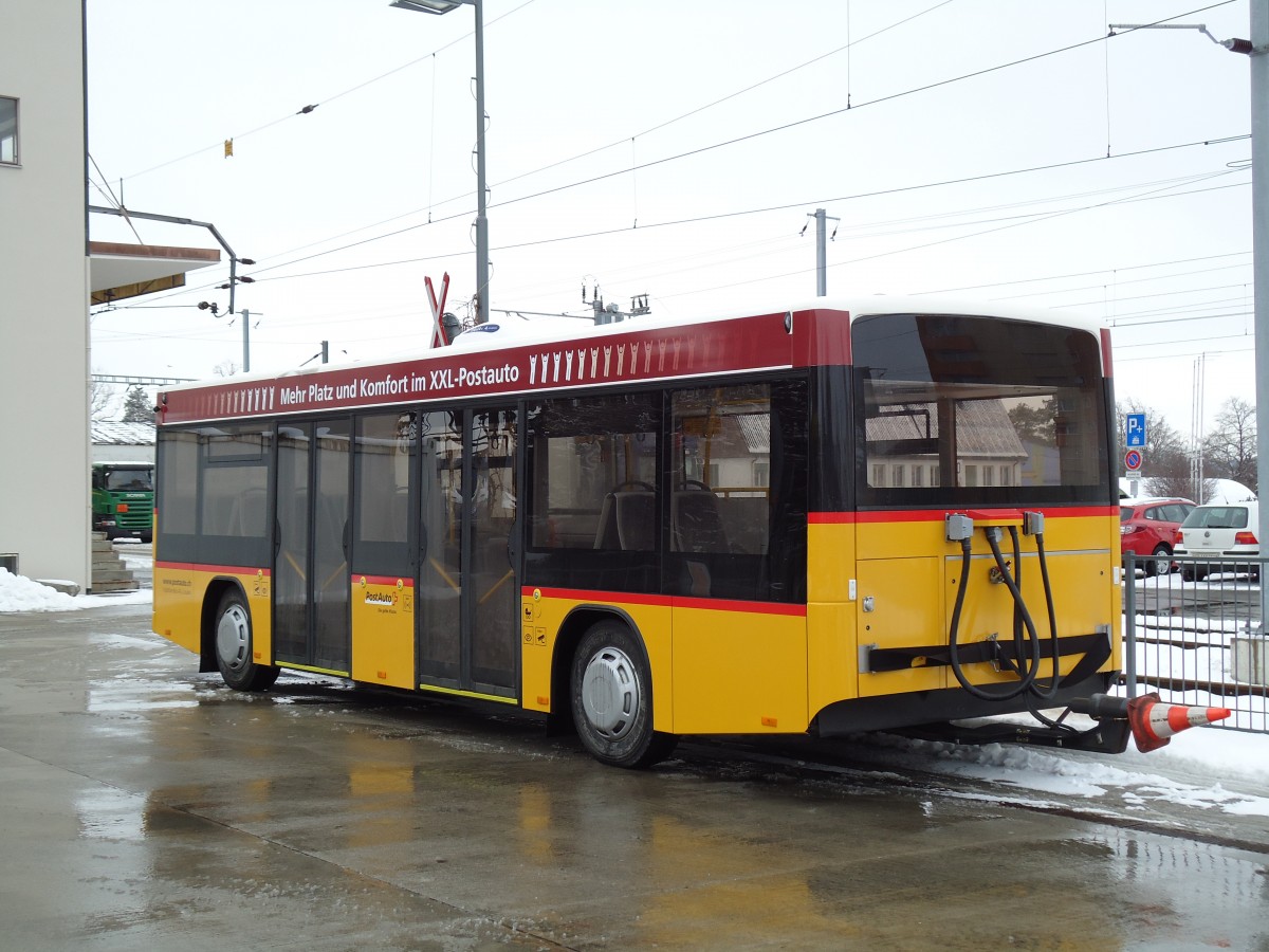 (143'089) - Klopfstein, Laupen - BE 193'594 - Lanz+Marti/Hess Personenanh�nger am 21. Januar 2013 beim Bahnhof D�dingen