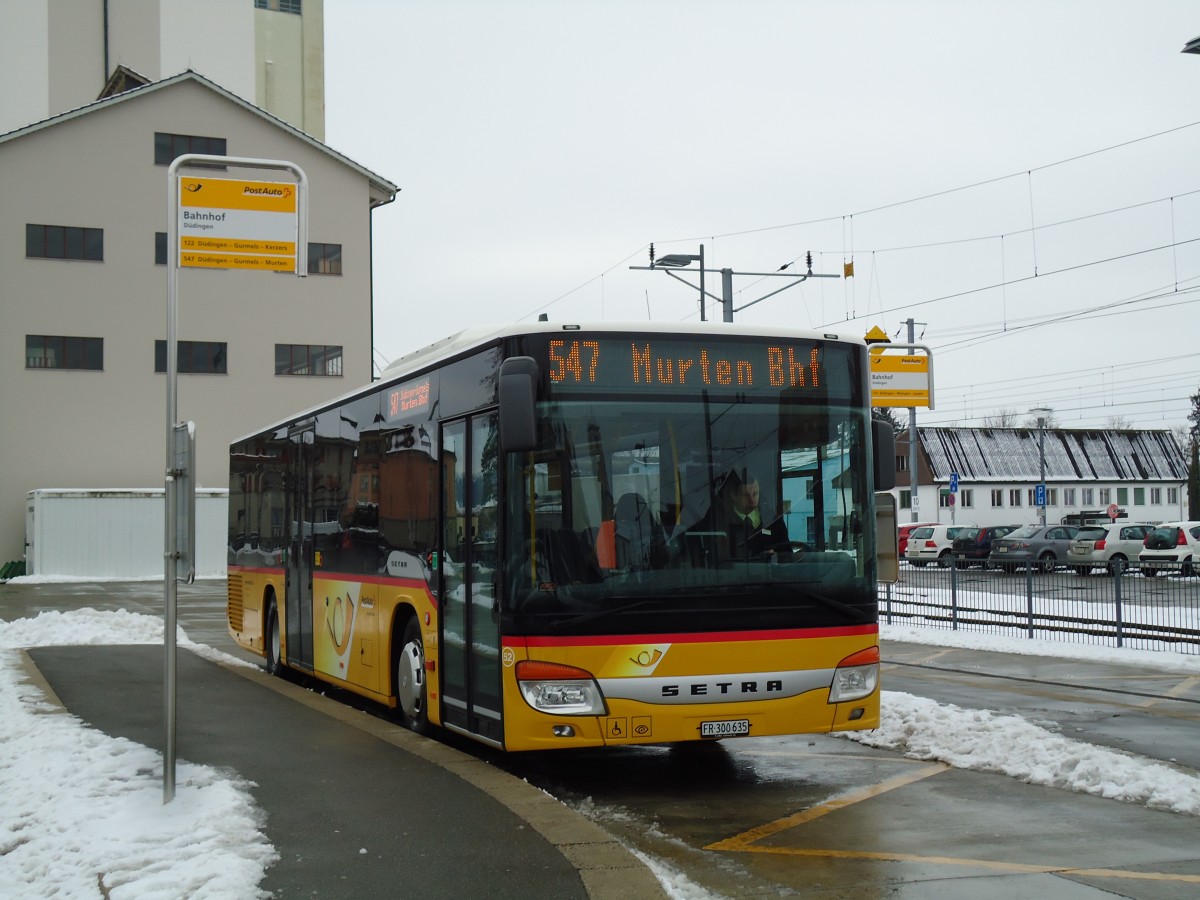 (143'109) - Wieland, Murten - Nr. 52/FR 300'635 - Setra am 21. Januar 2013 beim Bahnhof D�dingen