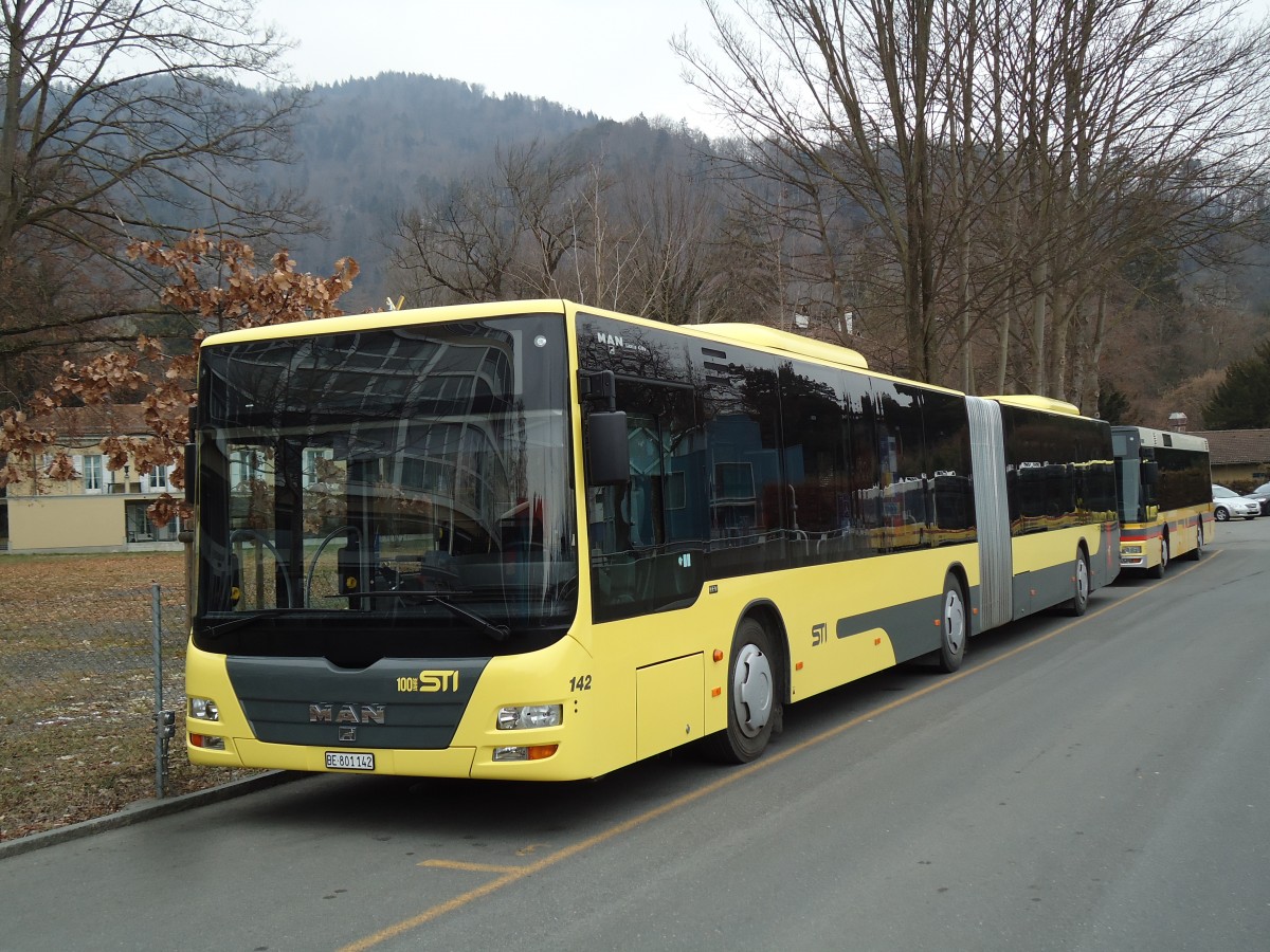 (143'115) - STI Thun - Nr. 142/BE 801'142 - MAN am 24. Januar 2013 bei der Schiffl�ndte Thun