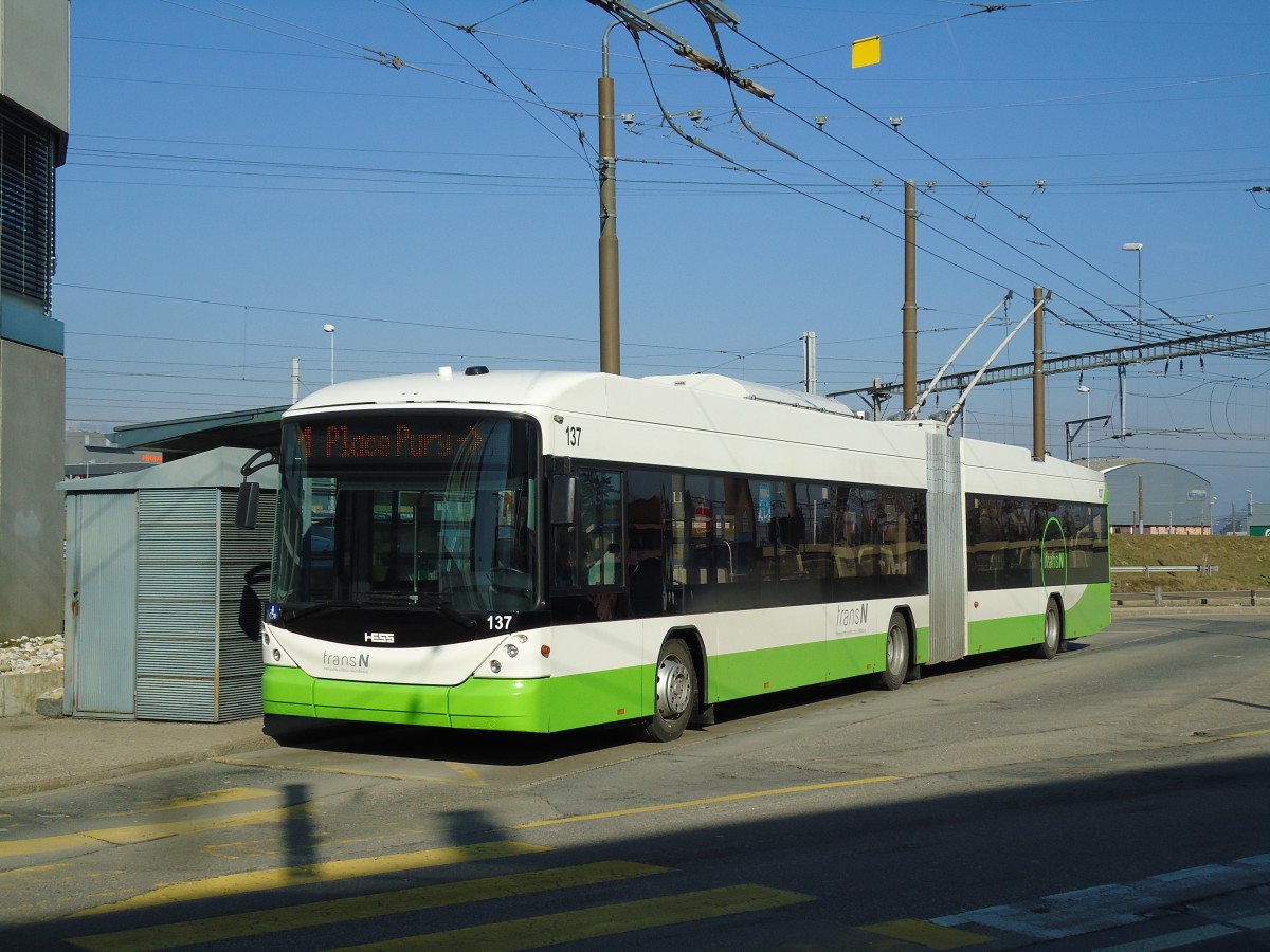 (143'293) - transN, La Chaux-de-Fonds - Nr. 137 - Hess/Hess Gelenktrolleybus (ex TN Neuch�tel Nr. 137) am 19. Februar 2013 beim Bahnhof Marin