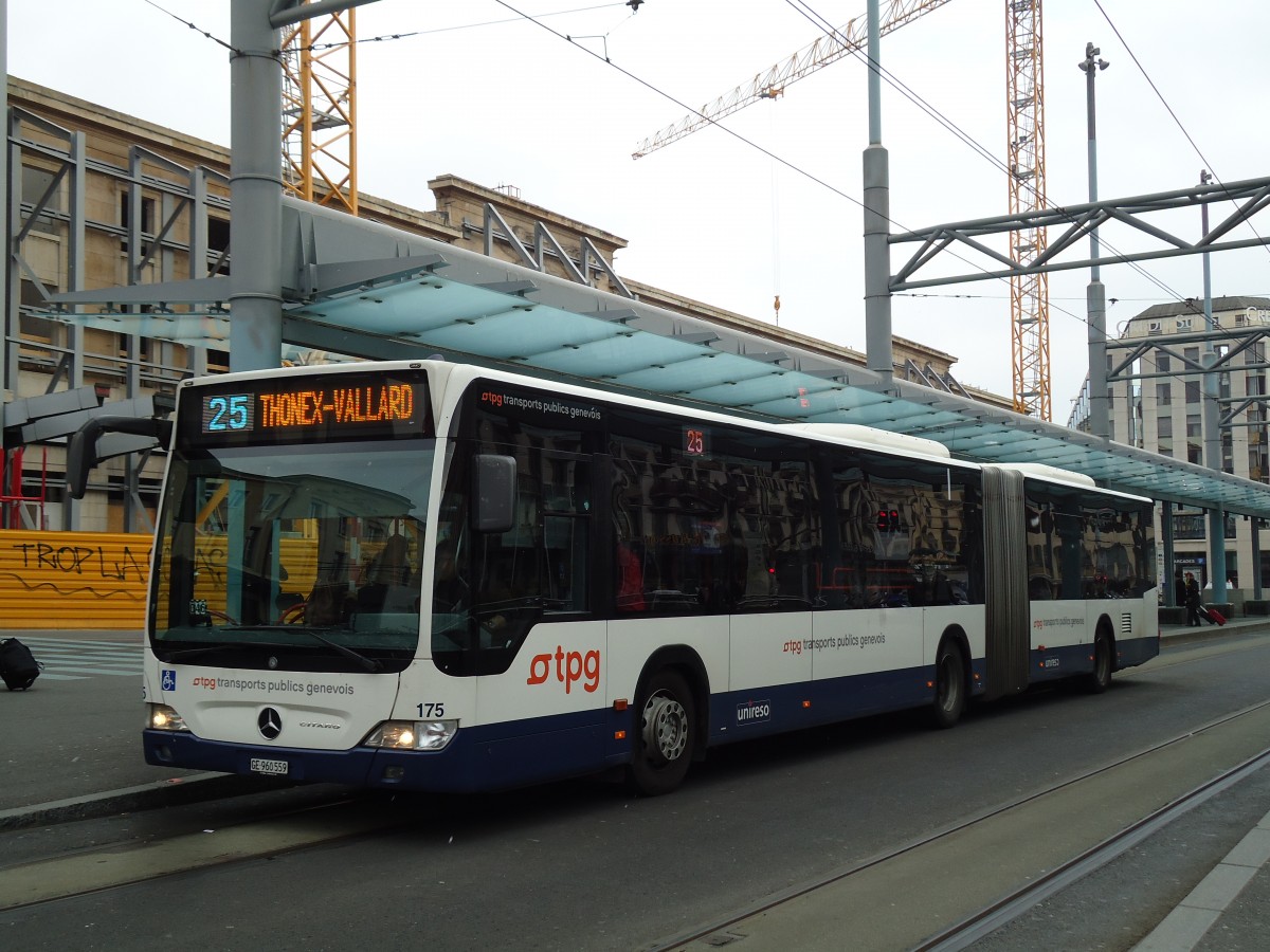(143'333) - TPG Gen�ve - Nr. 175/GE 960'559 - Mercedes am 22. Februar 2013 beim Bahnhof Gen�ve
