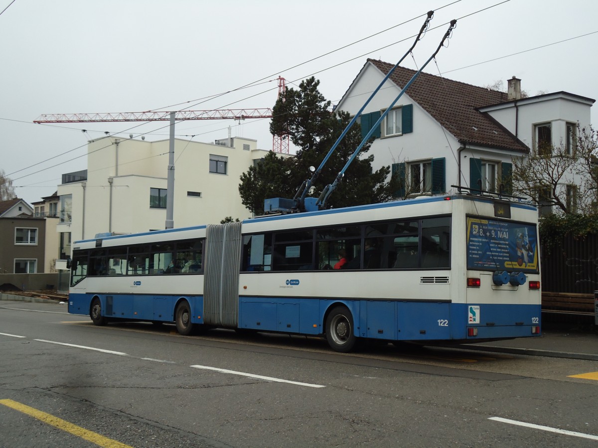 (143'758) - VBZ Z�rich - Nr. 122 - Mercedes Gelenktrolleybus am 21. April 2013 in Z�rich, Berghaldenstrasse
