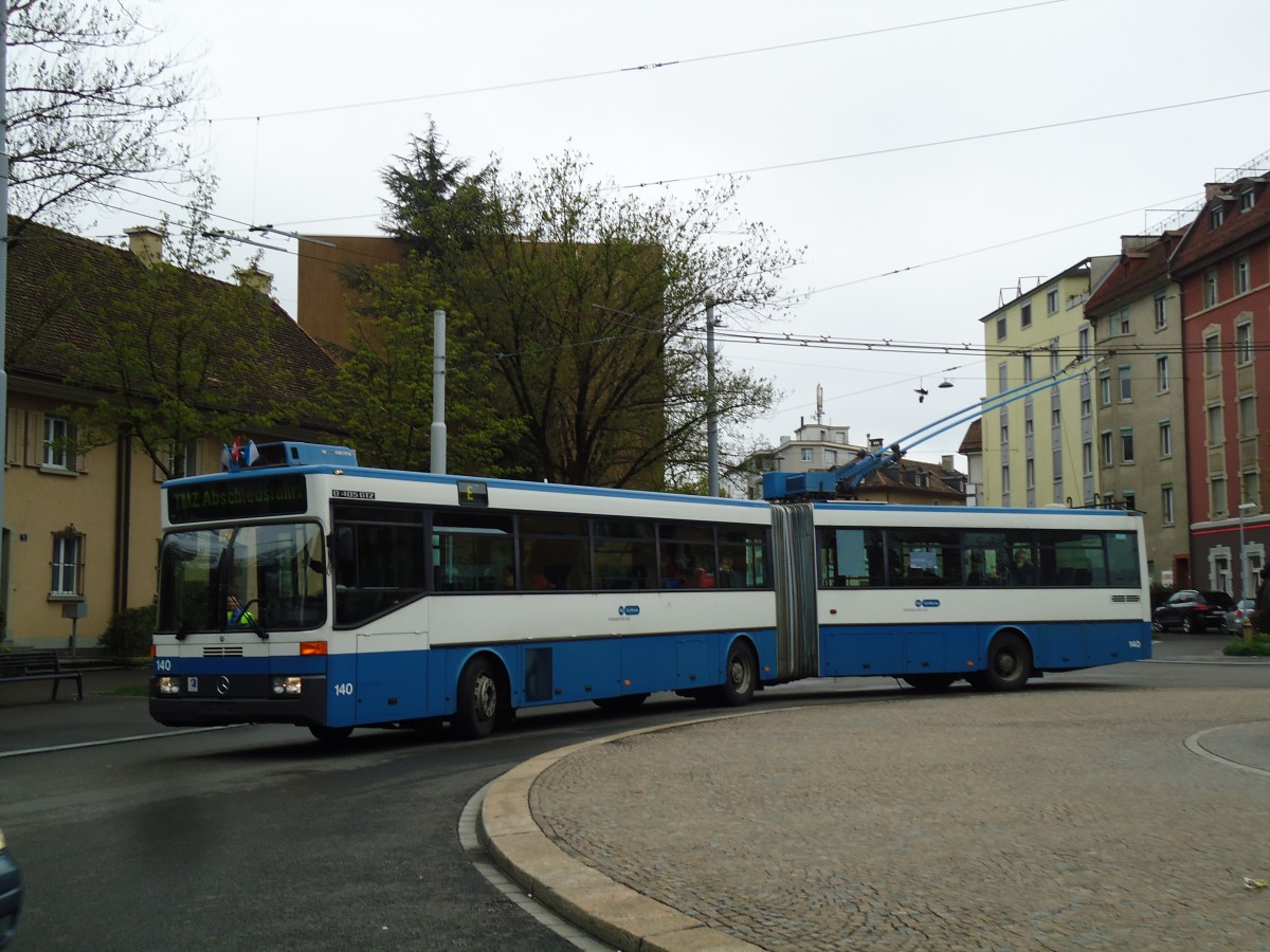 (143'770) - VBZ Z�rich - Nr. 140 - Mercedes Gelenktrolleybus am 21. April 2013 in Z�rich, Bullingerplatz
