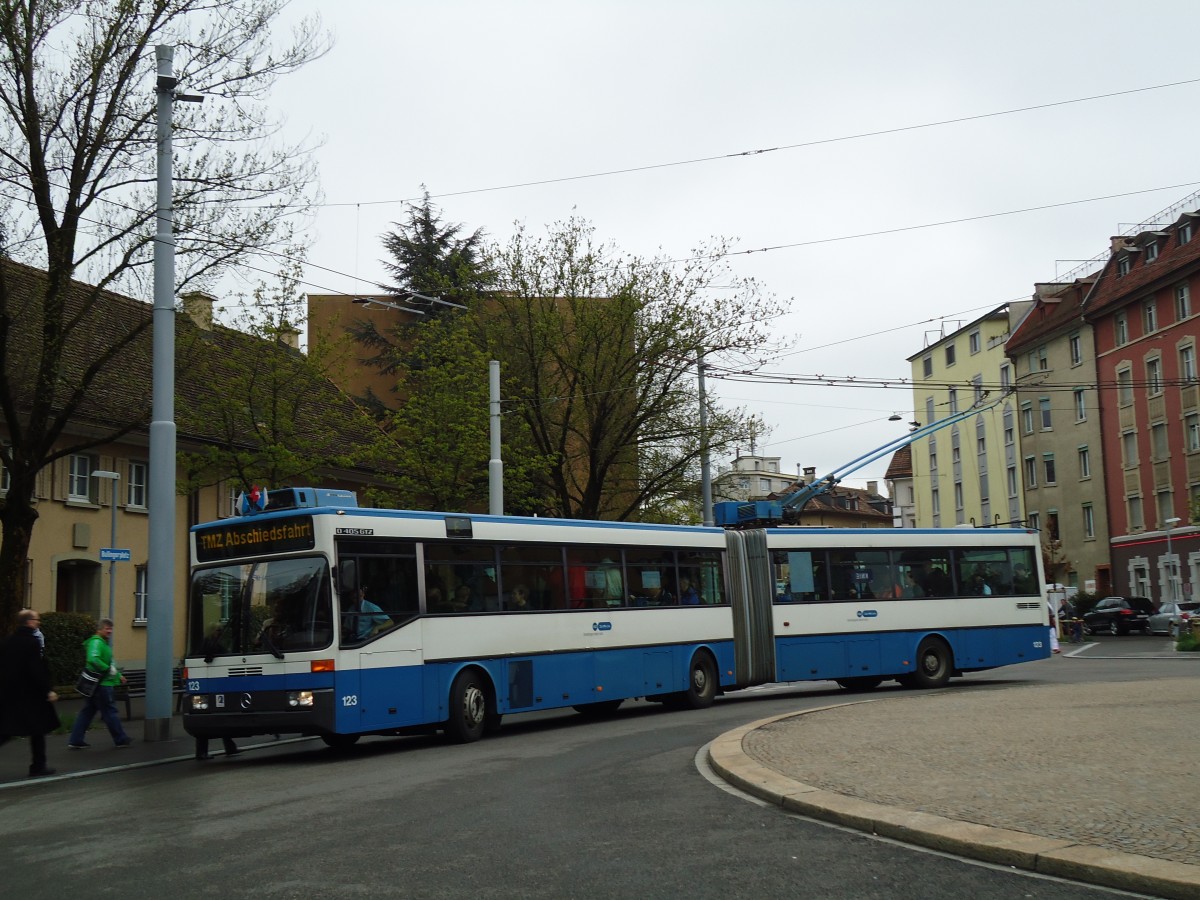 (143'779) - VBZ Z�rich - Nr. 123 - Mercedes Gelenktrolleybus am 21. April 2013 in Z�rich, Bullingerplatz