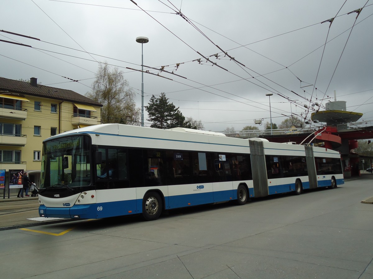 (143'817) - VBZ Z�rich - Nr. 69 - Hess/Hess Doppelgelenktrolleybus am 21. April 2013 in Z�rich, Bucheggplatz