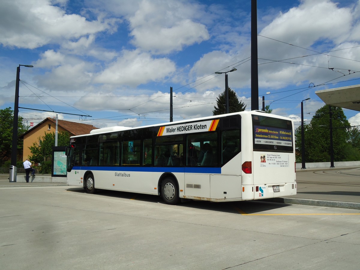 (144'418) - Maag, Kloten - Nr. 30/ZH 590'930 - Mercedes am 20. Mai 2013 beim Bahnhof Z�rich-Stettbach