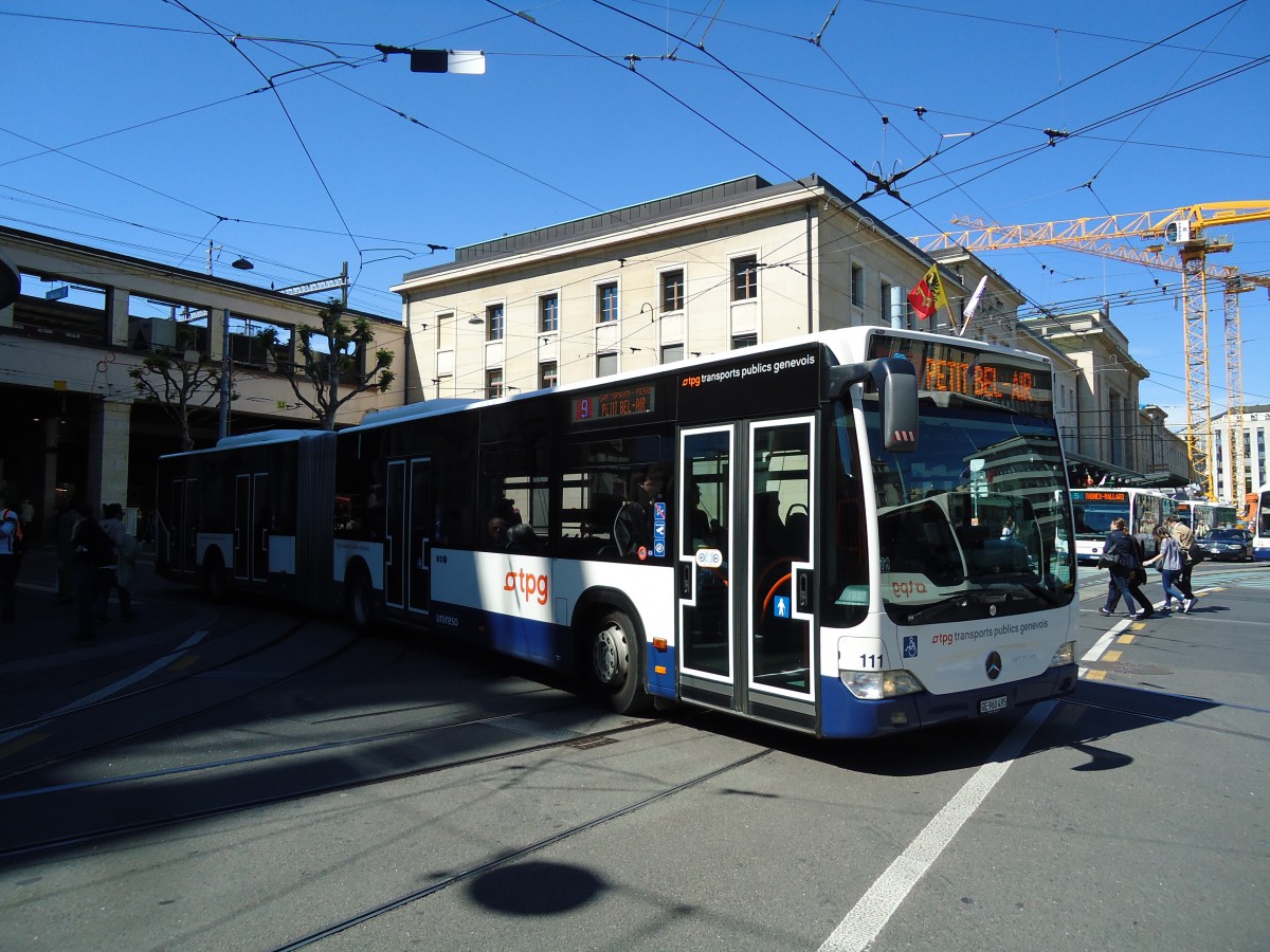 (144'706) - TPG Gen�ve - Nr. 111/GE 960'495 - Mercedes am 27. Mai 2013 beim Bahnhof Gen�ve